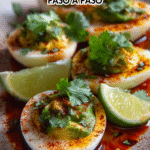 Huevitos rellenos con aguacate y lima